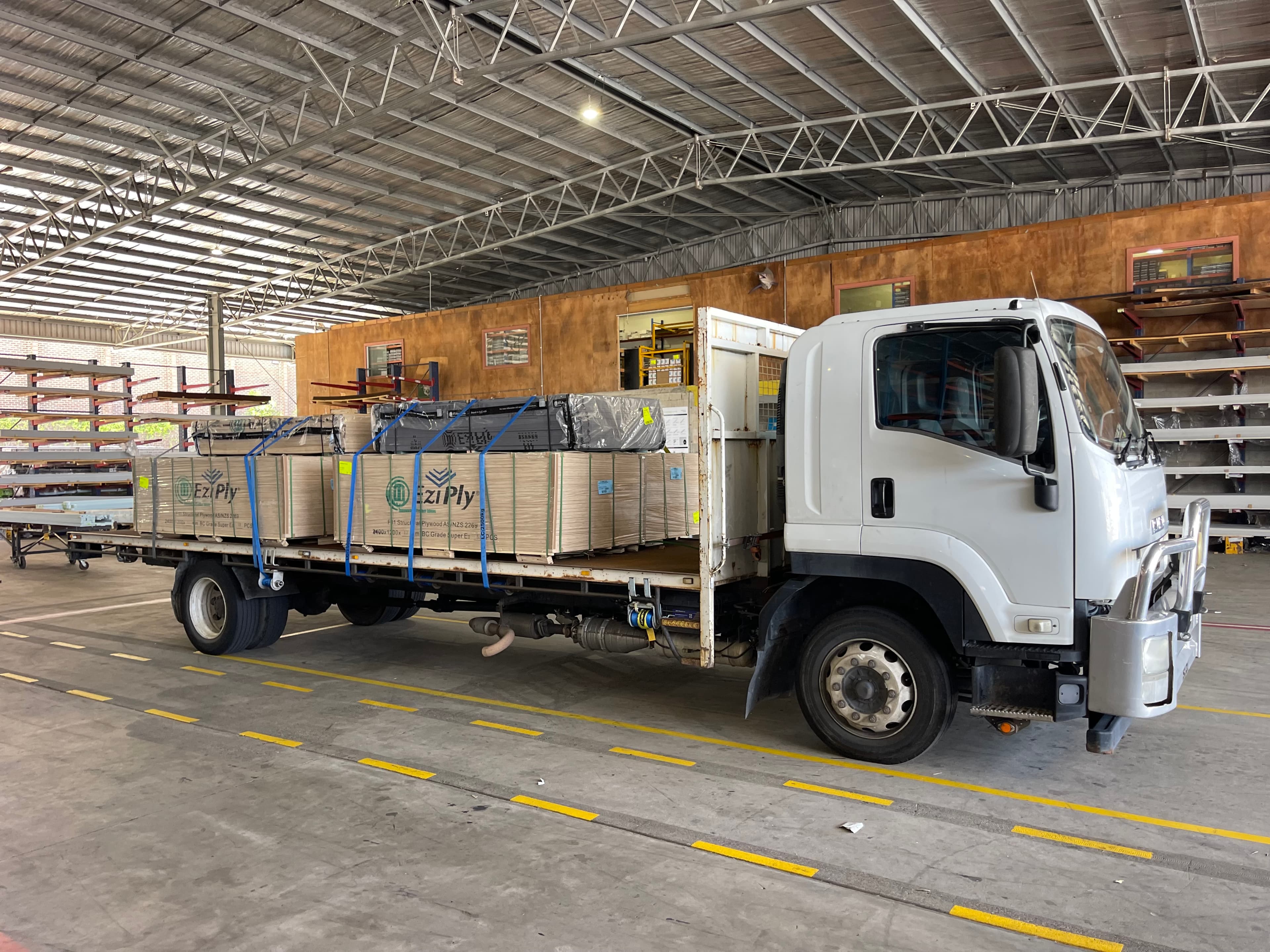 Cover Image for Taxi Truck Service: How Businesses Use One
